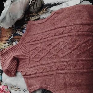 Short sleeve sweater